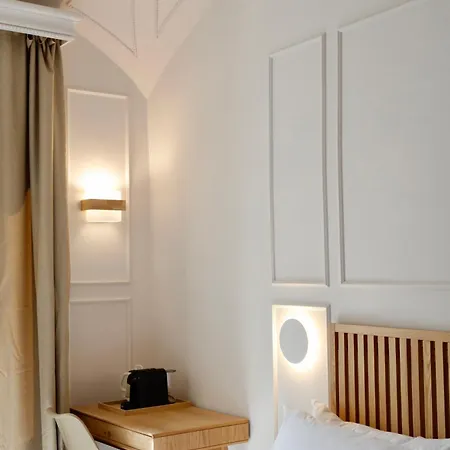Domus Maxima - & 4* Rome