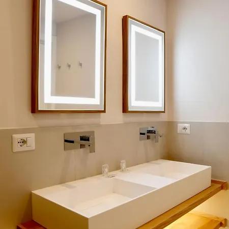 Domus Maxima - & Guest house Rome